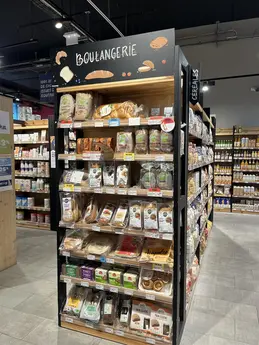 385-biocoop-grasse-les-pois-bio-magasin-boulangerie-tete-gondole-epicerie.webp