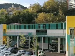 385-biocoop-grasse-les-pois-bio-magasin-entree-devanture-facade.webp