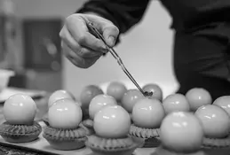 385-biocoop-grasse-les-pois-bio-magasin-finition-patisserie-tartelette-fruit-gourmandise.webp