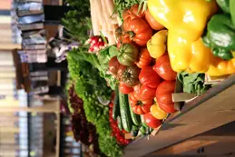 385-biocoop-grasse-les-pois-bio-magasin-legume-tomate-poivron-salade-saison-local.webp