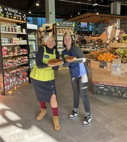 385-biocoop-grasse-les-pois-bio-magasin-petit-dejeune-frangipane-equipe-sourire-joyeuse-fruit-legume.webp