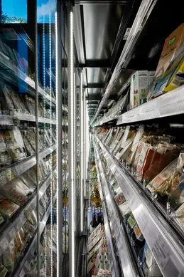 385-biocoop-grasse-les-pois-bio-magasin-produit-frai-rayon-snacking.webp
