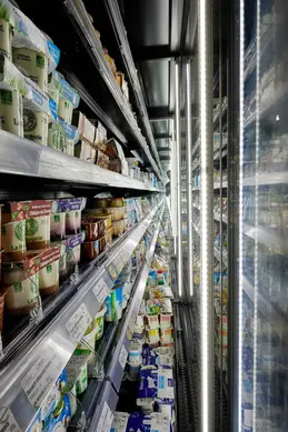 385-biocoop-grasse-les-pois-bio-magasin-produits-frais-yaourt-laitier.webp
