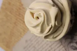385-biocoop-grasse-les-pois-bio-magasin-rose-blanche-decoration-patisserie-muffin.webp