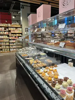 385-biocoop-grasse-les-pois-bio-magasin-service-patisserie-gourmandise.webp