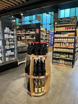 385-biocoop-grasse-les-pois-bio-magasin-vin-biere-boulangerie-frais.webp