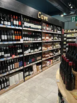 385-biocoop-grasse-les-pois-bio-magasin-vin-cave-rose-rouge-blanc.webp